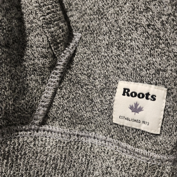 EUC ✅️ Roots Salt and Pepper Kanga Sweater - Picture 6 of 11